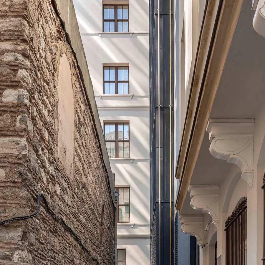 İzotim tarafından İş Bankası Resim Heykel Müzesi projesinde yapılan dış cephe uygulamaları