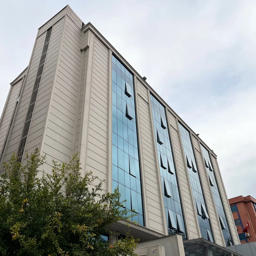 İzotim tarafından Avicenna Hastanesi projesinde yapılan dış cephe uygulamaları
