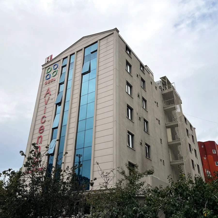 İzotim tarafından Avicenna Hastanesi projesinde yapılan dış cephe uygulamaları