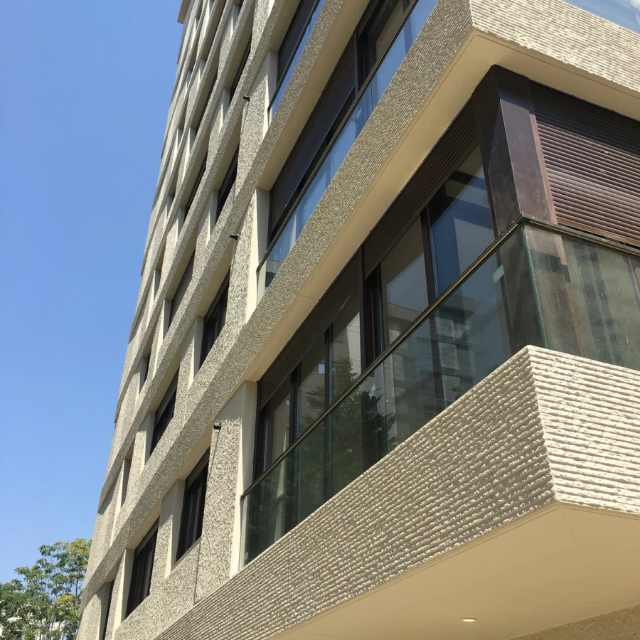 İzotim tarafından Barış Apartmanı projesinde yapılan dış cephe uygulamaları