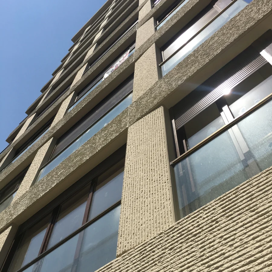 İzotim tarafından Barış Apartmanı projesinde yapılan dış cephe uygulamaları