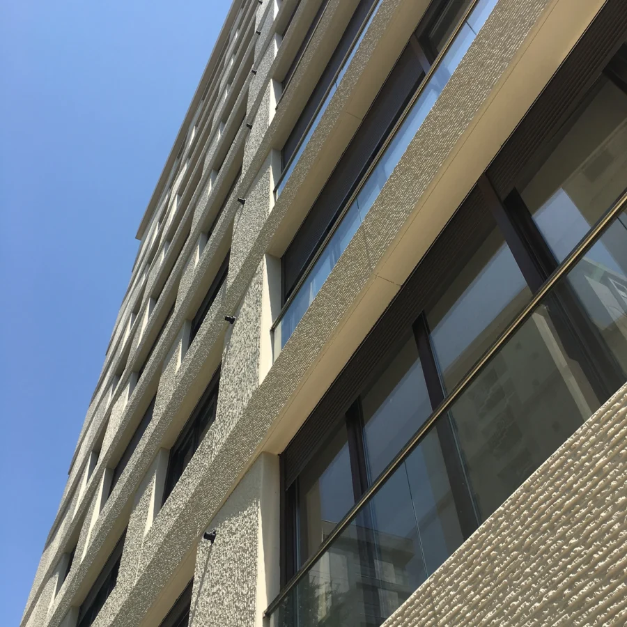 İzotim tarafından Barış Apartmanı projesinde yapılan dış cephe uygulamaları