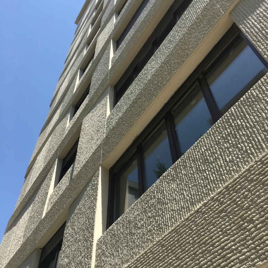 İzotim tarafından Barış Apartmanı projesinde yapılan dış cephe uygulamaları