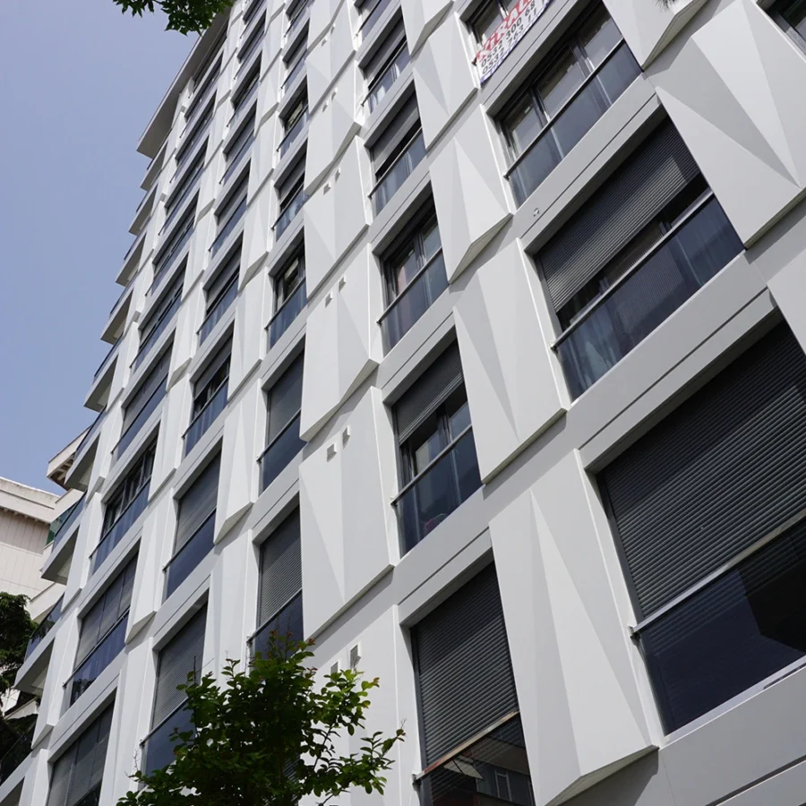İzotim tarafından Beyaz Saray Apartmanı projesinde yapılan dış cephe uygulamaları