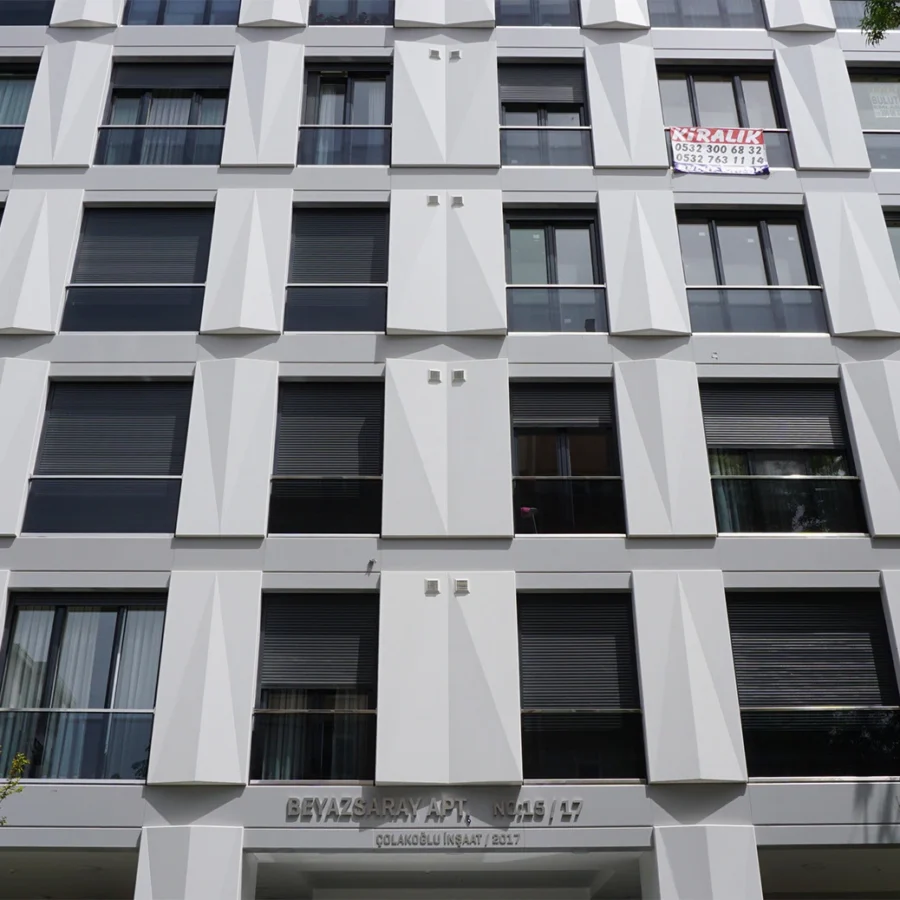 İzotim tarafından Beyaz Saray Apartmanı projesinde yapılan dış cephe uygulamaları