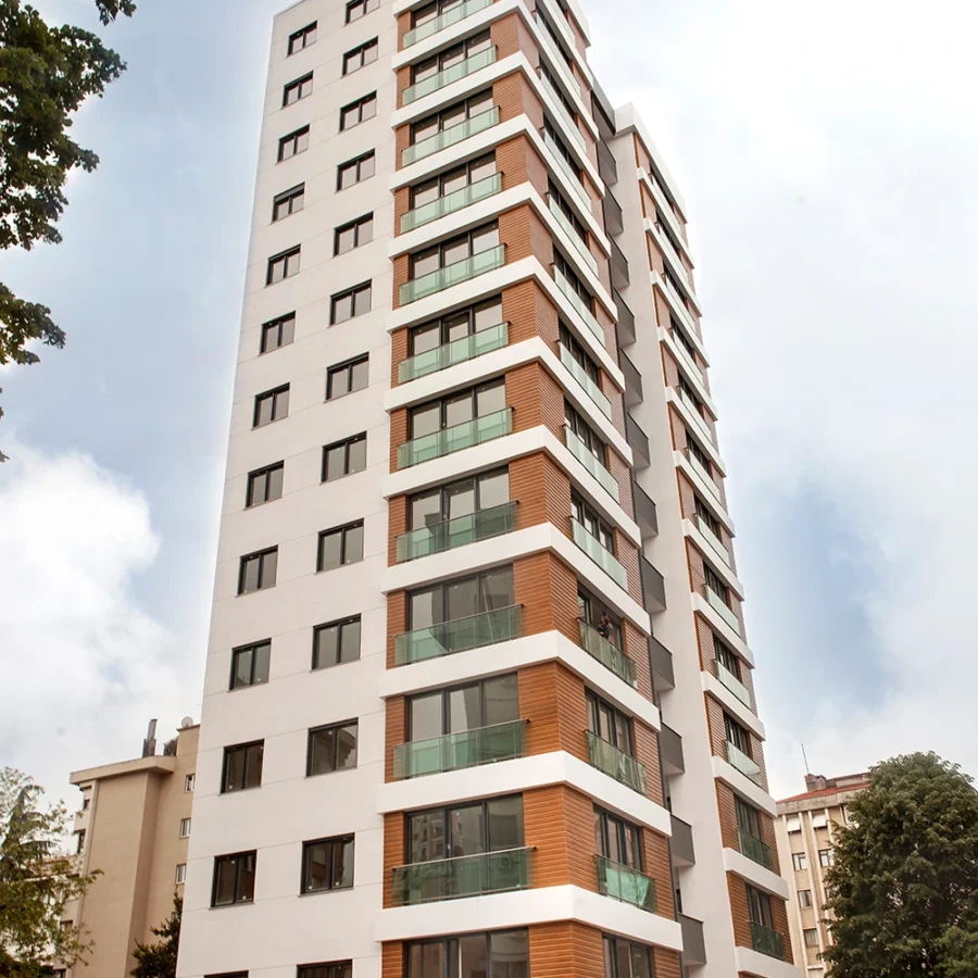 Von İzotim im Rahmen des Projekts „Çiçek Apartmanı“ durchgeführte Fassadenarbeiten