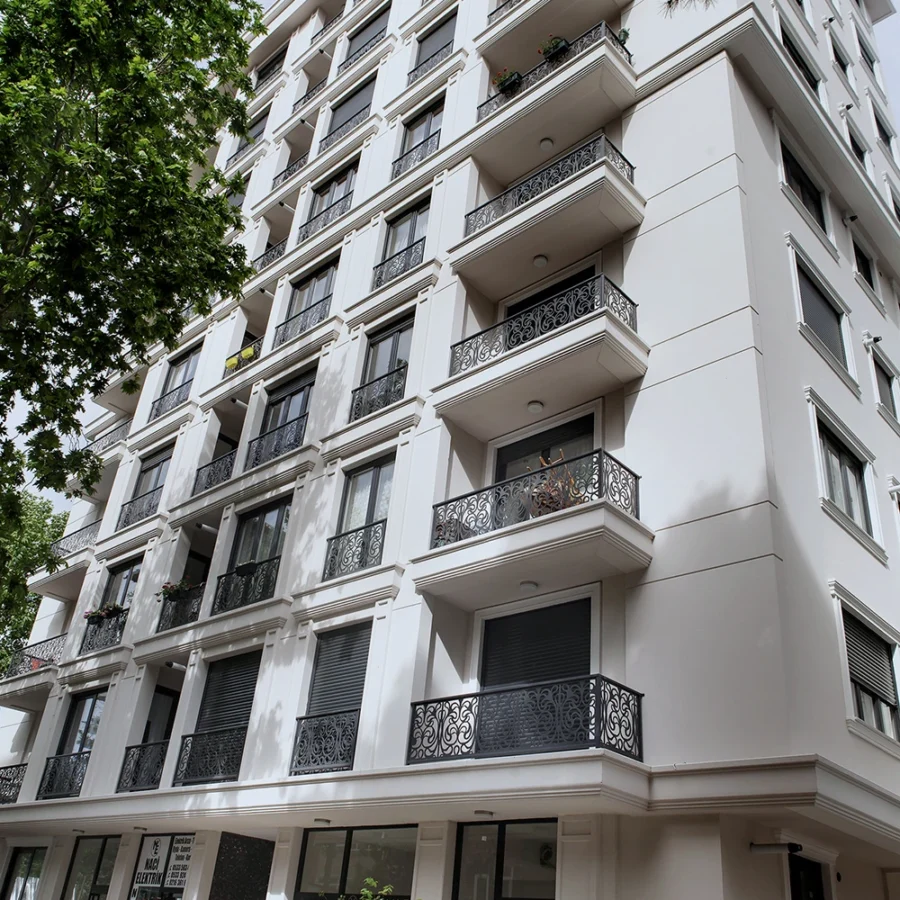 Von İzotim im Rahmen des Projekts „Deniz Apartmanı“ durchgeführte Fassadenarbeiten