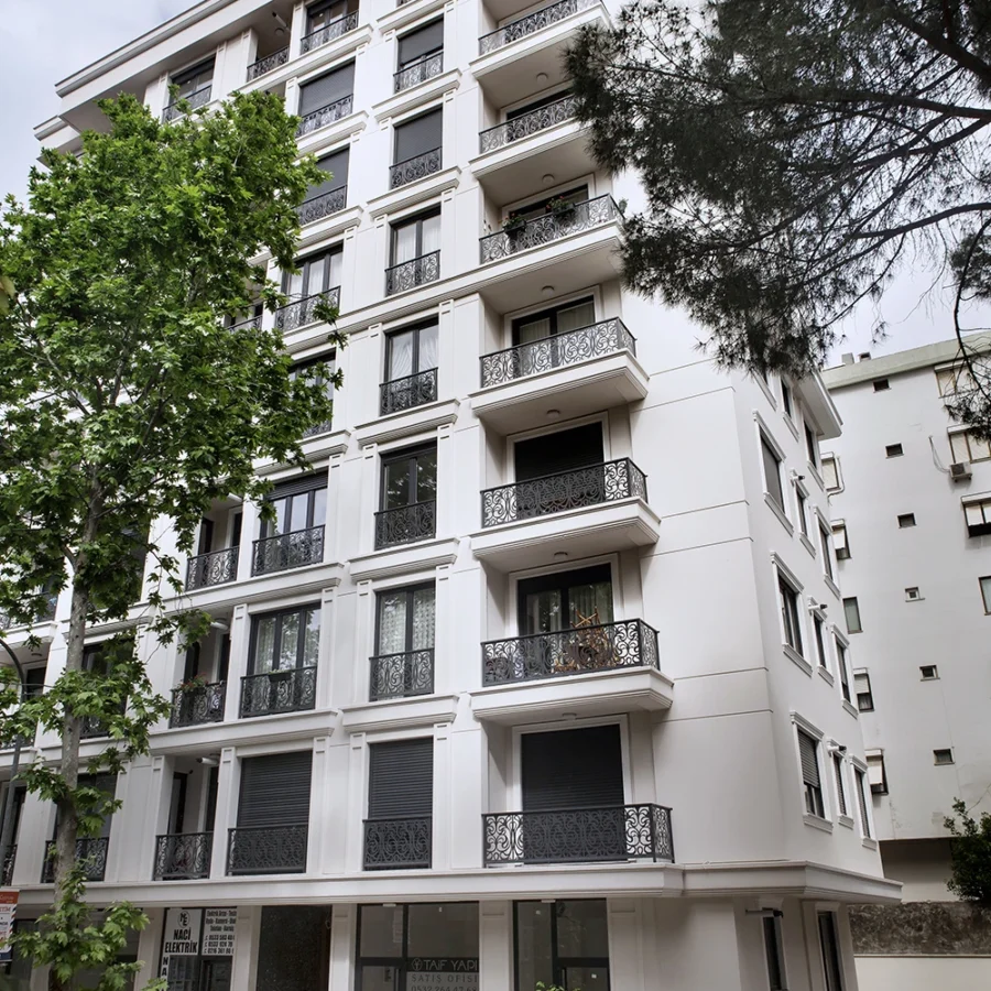 Von İzotim im Rahmen des Projekts „Deniz Apartmanı“ durchgeführte Fassadenarbeiten