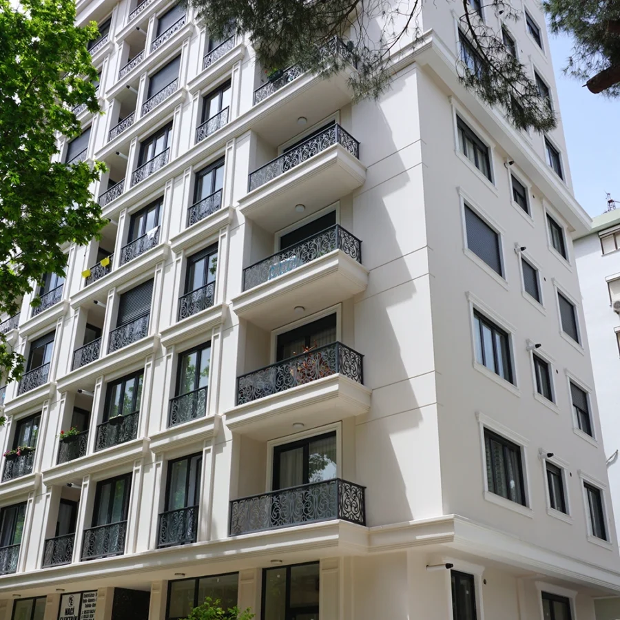 Von İzotim im Rahmen des Projekts „Deniz Apartmanı“ durchgeführte Fassadenarbeiten