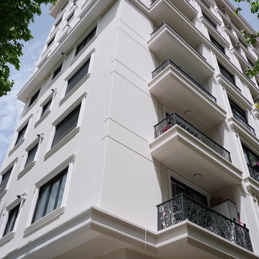 Von İzotim im Rahmen des Projekts „Deniz Apartmanı“ durchgeführte Fassadenarbeiten