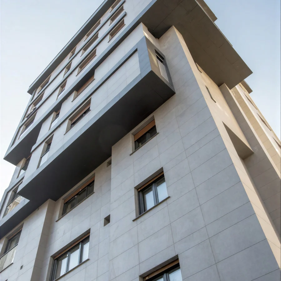 İzotim tarafından Dostlar Apartmanı projesinde yapılan dış cephe uygulamaları