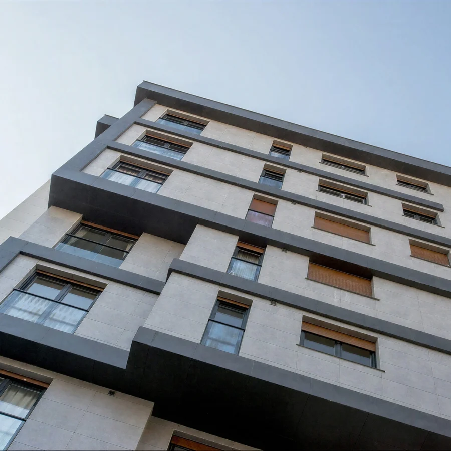 İzotim tarafından Dostlar Apartmanı projesinde yapılan dış cephe uygulamaları