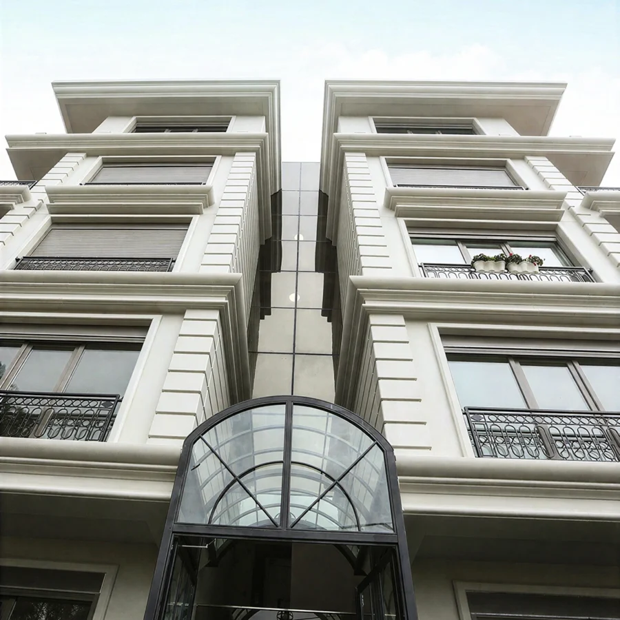 Von İzotim im Rahmen des Projekts „Gürpınar-Wohnblock“ durchgeführte Fassadenarbeiten