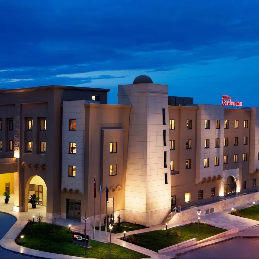 İzotim tarafından Hilton Garden Inn Şanlıurfa projesinde yapılan dış cephe uygulamaları