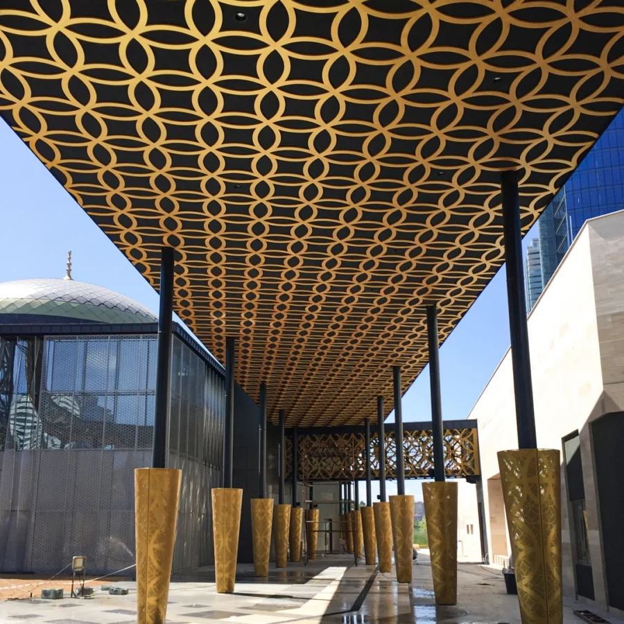 İzotim tarafından Miktat Ağaoğlu Camii projesinde yapılan dış cephe uygulamaları