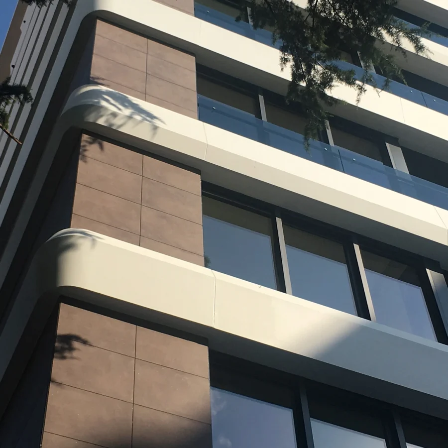Von İzotim im Rahmen des Projekts „Ömer Paşa 30“ durchgeführte Fassadenarbeiten