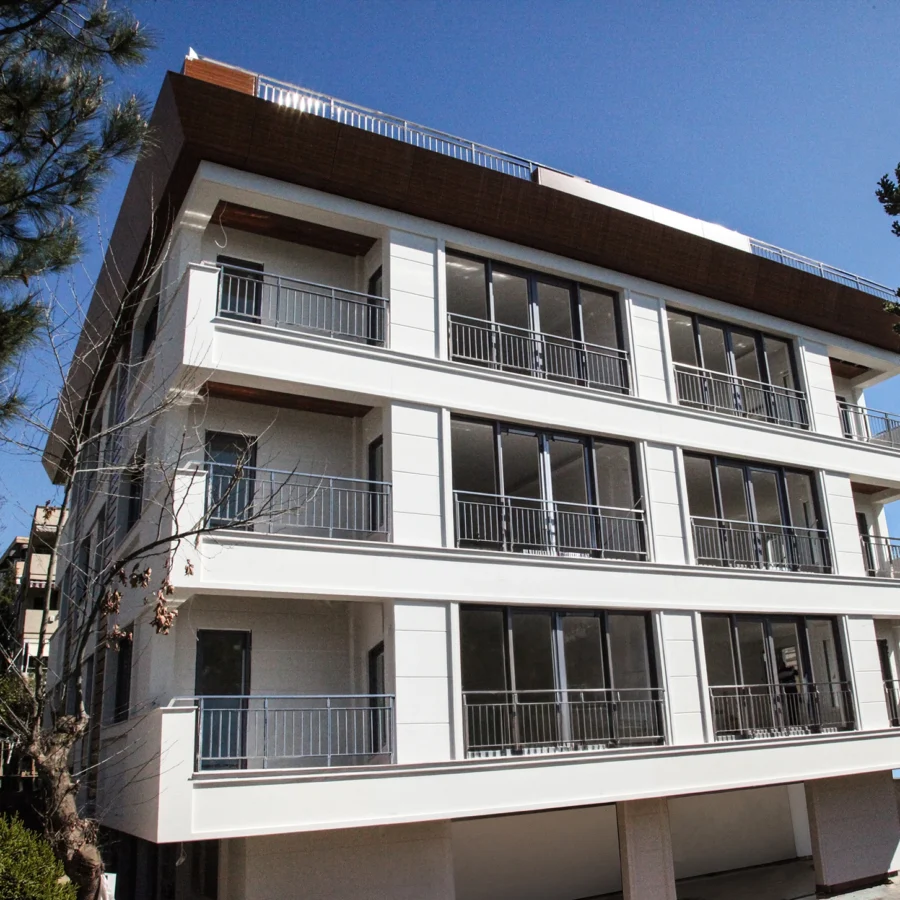 İzotim tarafından Sahil Yolu Apartmanı projesinde yapılan dış cephe uygulamaları