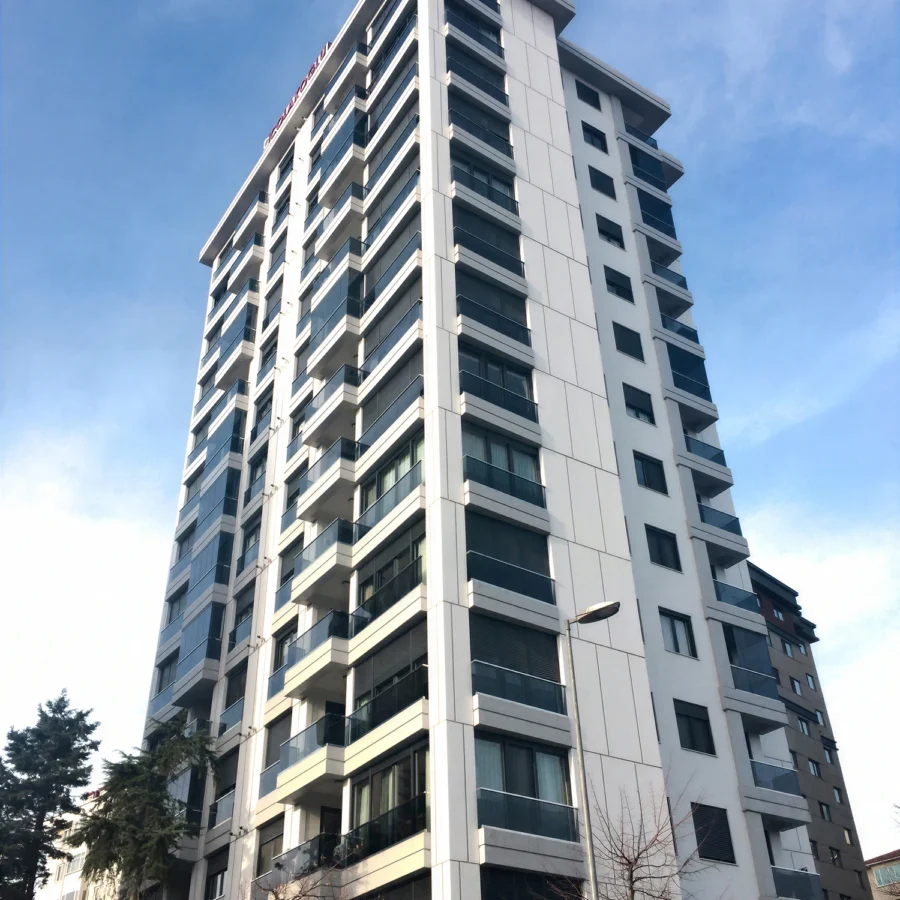 İzotim tarafından Saray Apartmanı projesinde yapılan dış cephe uygulamaları
