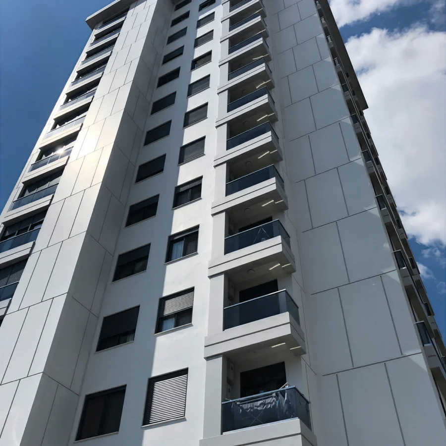 İzotim tarafından Saray Apartmanı projesinde yapılan dış cephe uygulamaları