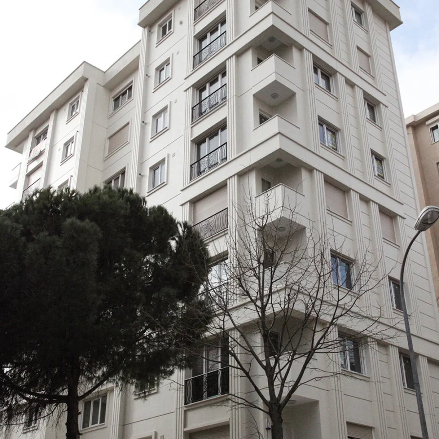İzotim tarafından Serdaroğlu Apartmanı projesinde yapılan dış cephe uygulamaları