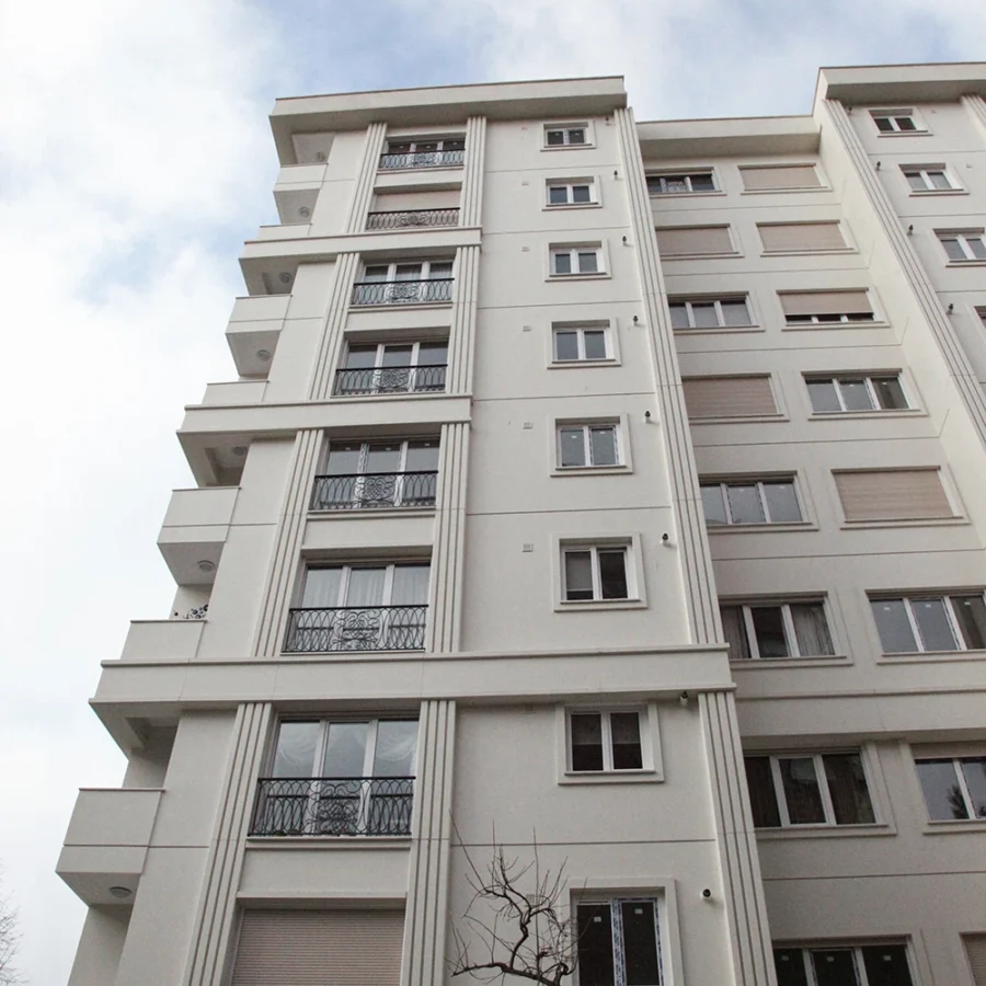 İzotim tarafından Serdaroğlu Apartmanı projesinde yapılan dış cephe uygulamaları