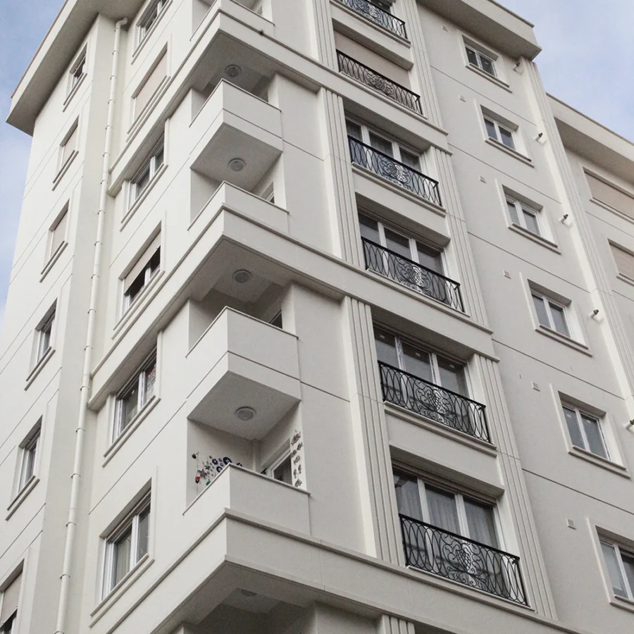 İzotim tarafından Serdaroğlu Apartmanı projesinde yapılan dış cephe uygulamaları