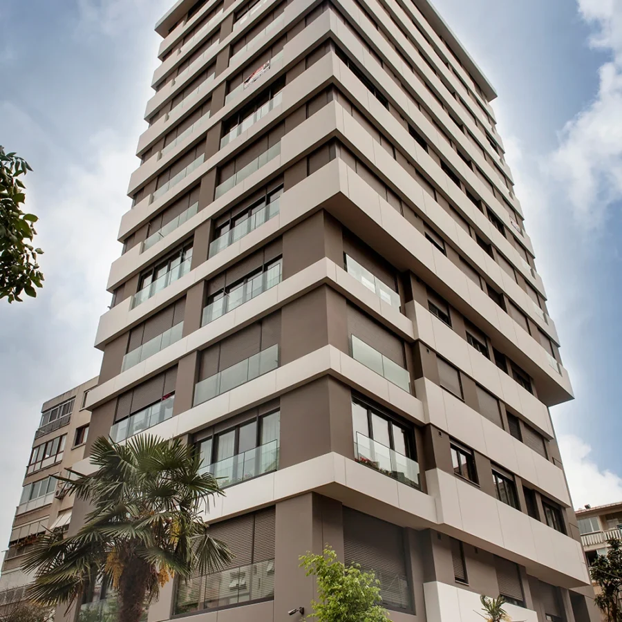 İzotim tarafından Şeyda 13 Apartmanı projesinde yapılan dış cephe uygulamaları