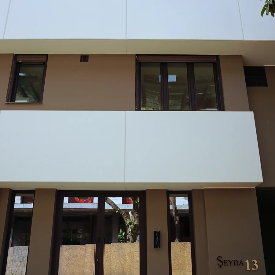 İzotim tarafından Şeyda 13 Apartmanı projesinde yapılan dış cephe uygulamaları