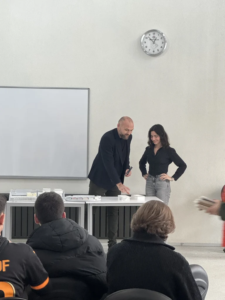 Salim Ünal, FSMVU Sanat, Tasarım ve Mimarlık Fakültesi Öğrencileriyle
