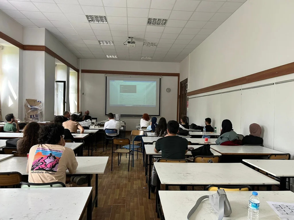 Salim Ünal, YTÜ Mimarlık Fakültesi Öğrencileriyle Seminerde Buluştu