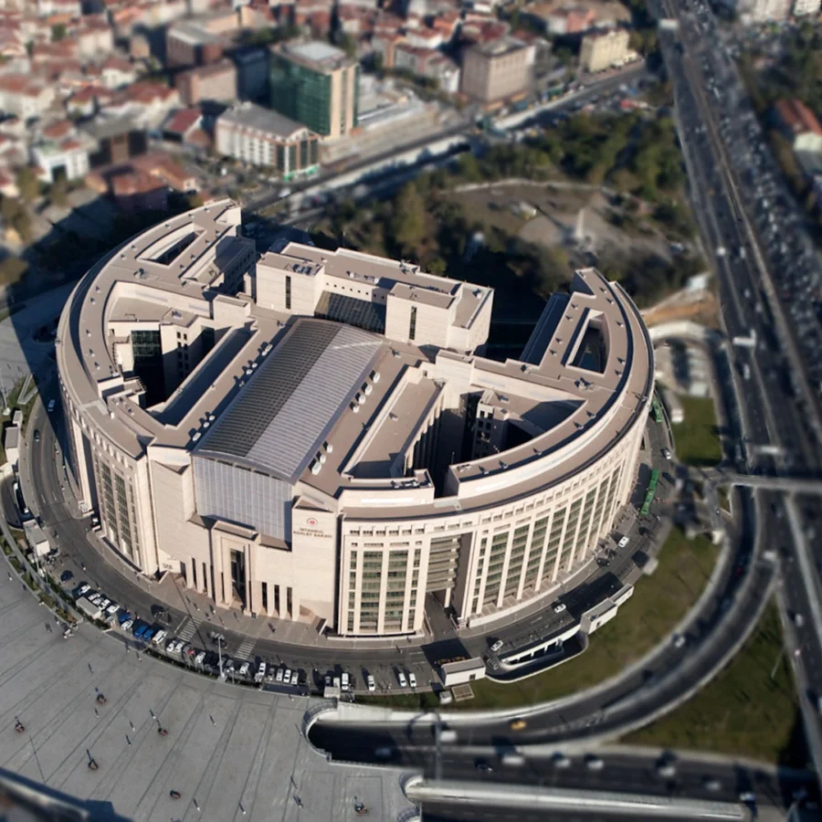 İzotim tarafından İstanbul Adalet Sarayı projesinde yapılan dış cephe uygulamaları